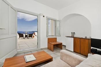 Noni's Apartments