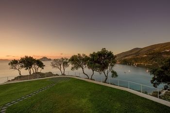 Artina Luxury Villa