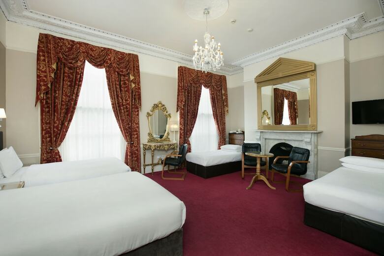 Harcourt Hotel