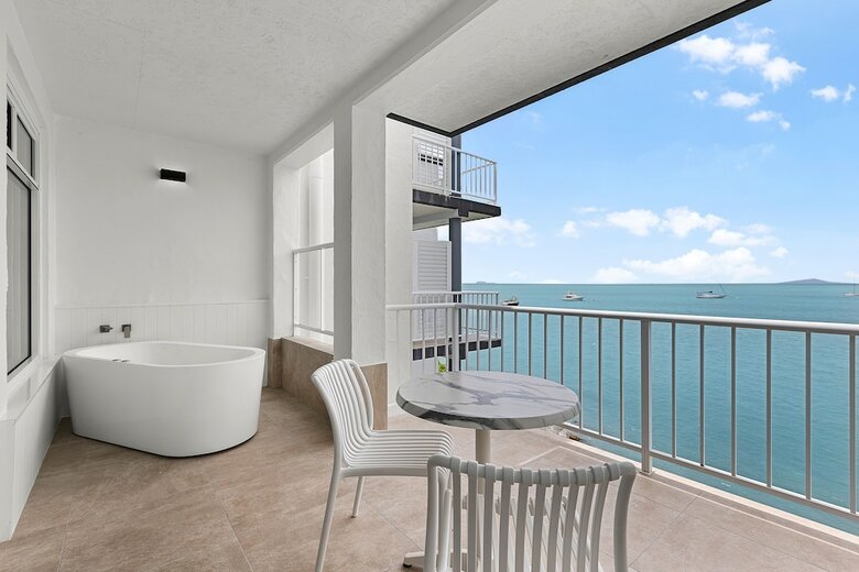 Hotel Coral Sea Resort