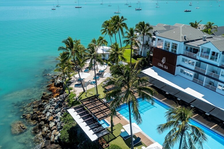 Hotel Coral Sea Resort