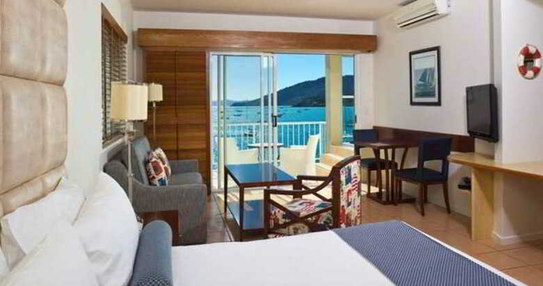 Hotel Coral Sea Resort