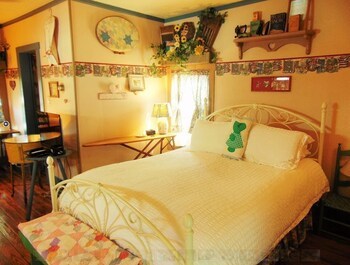 Bed & Breakfast Maple Leaf Cottage Inn