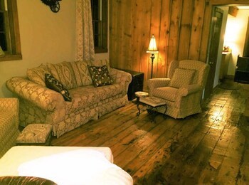 Bed & Breakfast Maple Leaf Cottage Inn