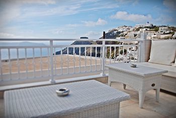 Reverie Santorini Hotel