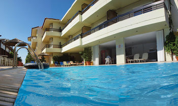 Aparthotel Caravel Apartment Hotel