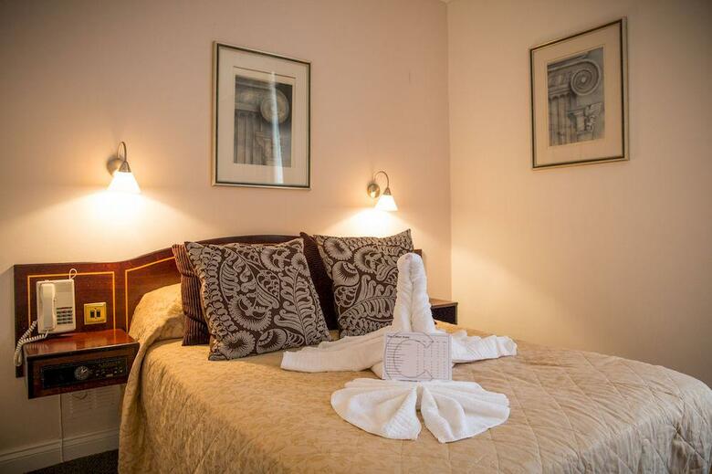 Clifton Hotel