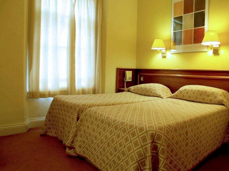 Clifton Hotel