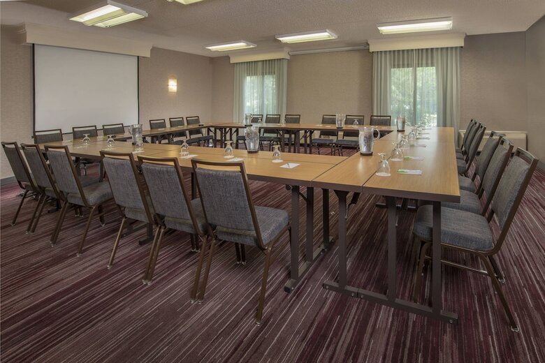 Hotel Courtyard By Marriott Rockville