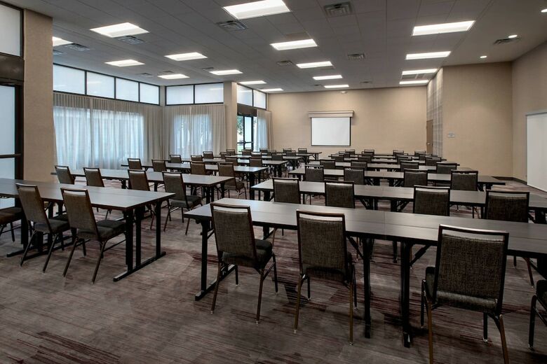 Hotel Courtyard By Marriott Rockville