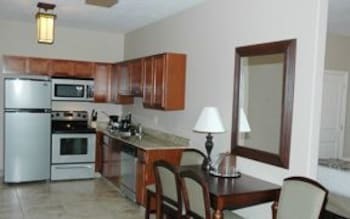 Hotel The Landmark Inn & Suites