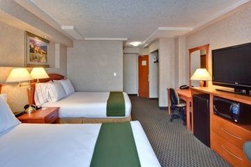 Holiday Inn Express Hotel & Suites Calgary Downtown
