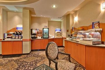 Holiday Inn Express Hotel & Suites Calgary Downtown