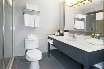Holiday Inn Express Hotel & Suites Calgary Downtown