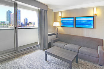 Holiday Inn Express Hotel & Suites Calgary Downtown