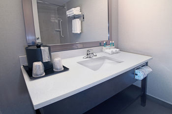 Holiday Inn Express Hotel & Suites Calgary Downtown
