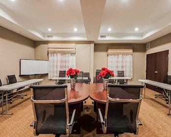 Hotel Sleep Inn & Suites