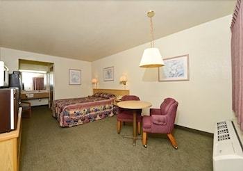 Hotel Rodeway Inn & Suites
