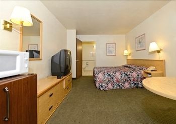 Hotel Rodeway Inn & Suites