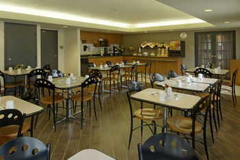 Hotel Quality Suites Whitby