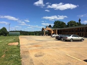Motel Garden Inn & Suites