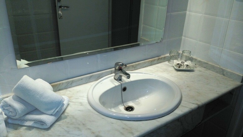 Hostal Malvarrosa Beach Rooms
