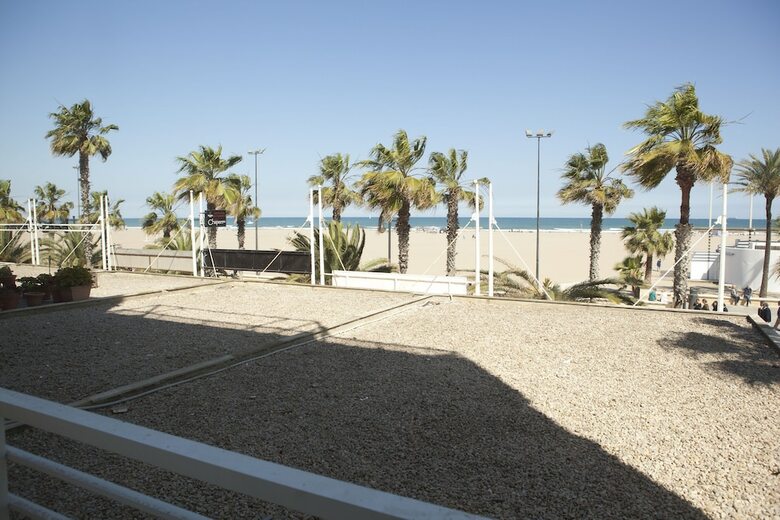 Hostal Malvarrosa Beach Rooms