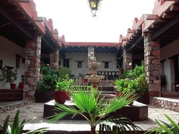 Hotel Ruinas Del Real