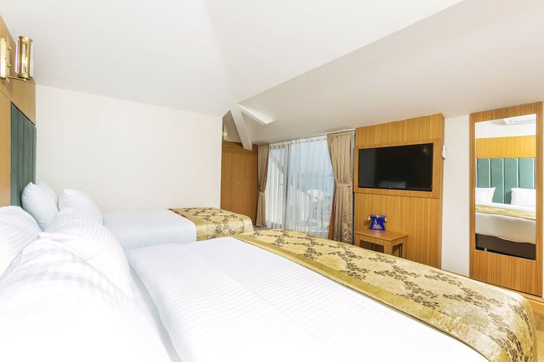 Hotel Acra