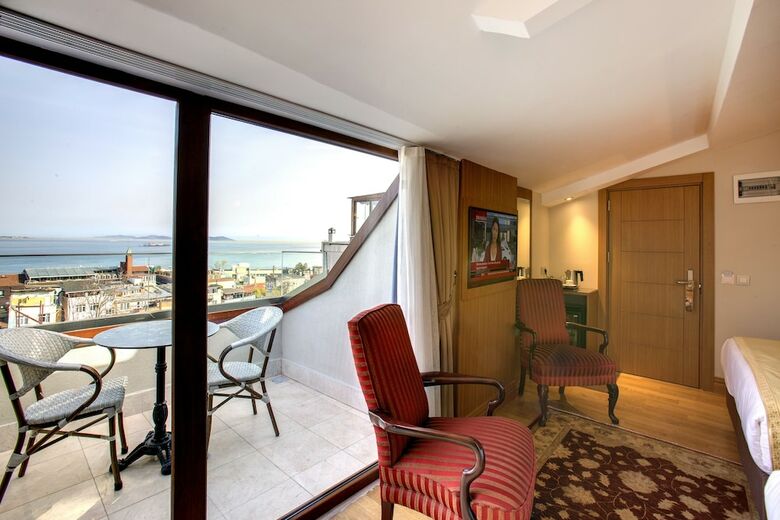 Hotel Acra