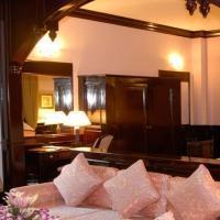 Ree Hotel