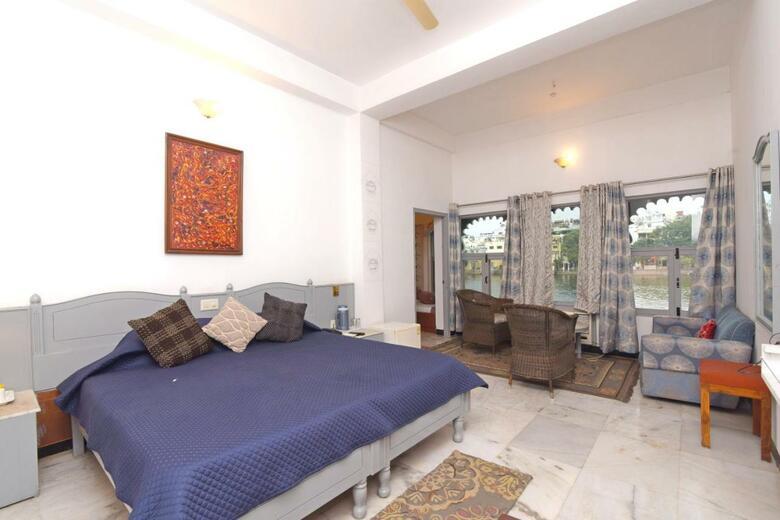 Sarovar Hotel