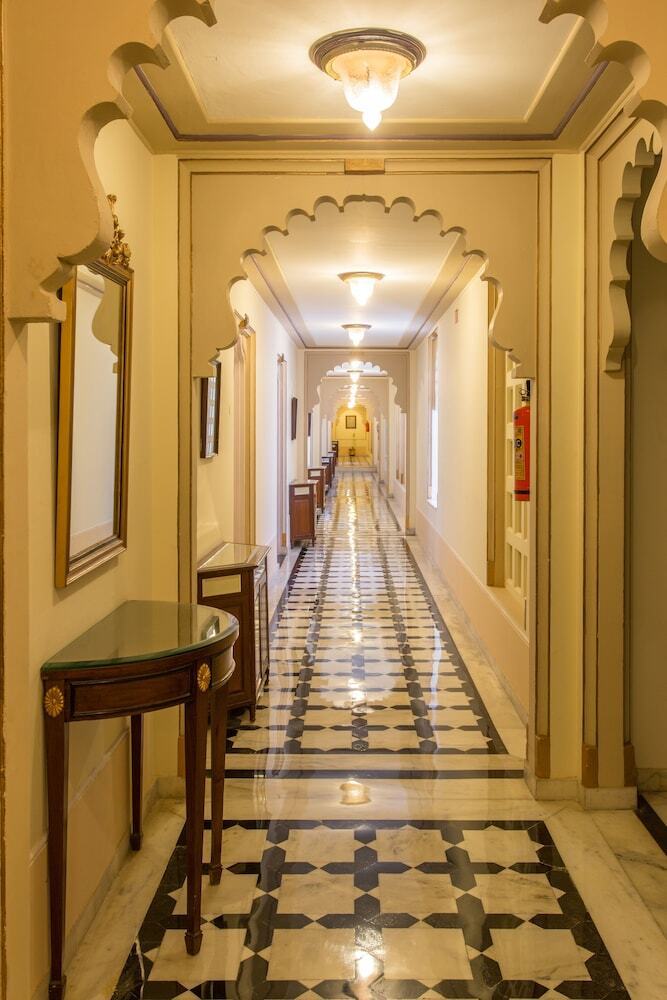 Hotel Fateh Prakash Palace
