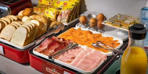 Hostal Hotel Cortaccia Sanvitale
