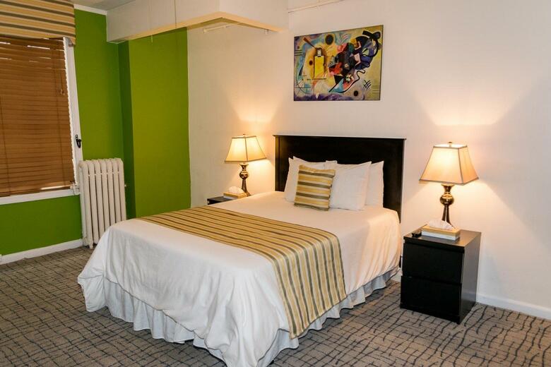 Royal Park Hotel And Hostel