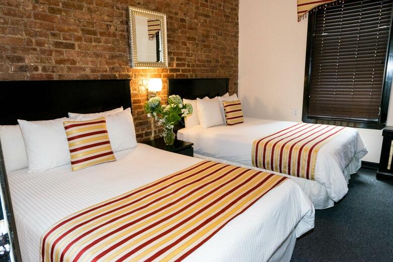 Royal Park Hotel And Hostel