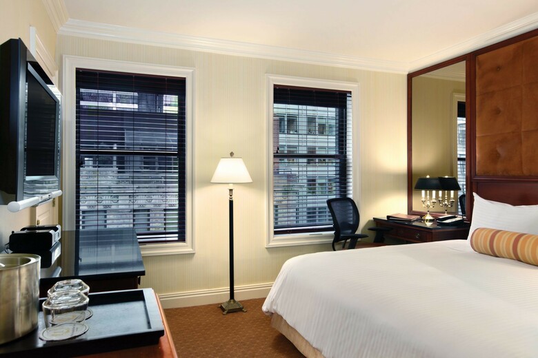 Iroquois Hotel