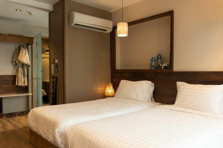Tints Of Blue Hotel