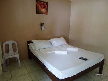 Hotel Whites And Greens Beach Resort