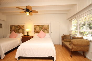 Hotel Drop Anchor Resort And Marina