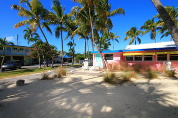 Hotel Drop Anchor Resort And Marina