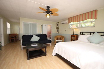 Hotel Drop Anchor Resort And Marina