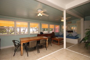 Hotel Drop Anchor Resort And Marina