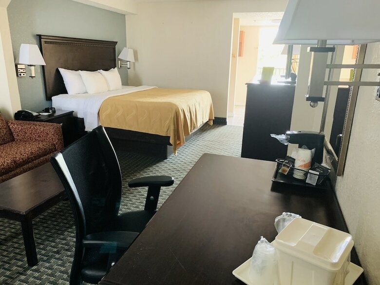 Hotel Quality Inn & Suites