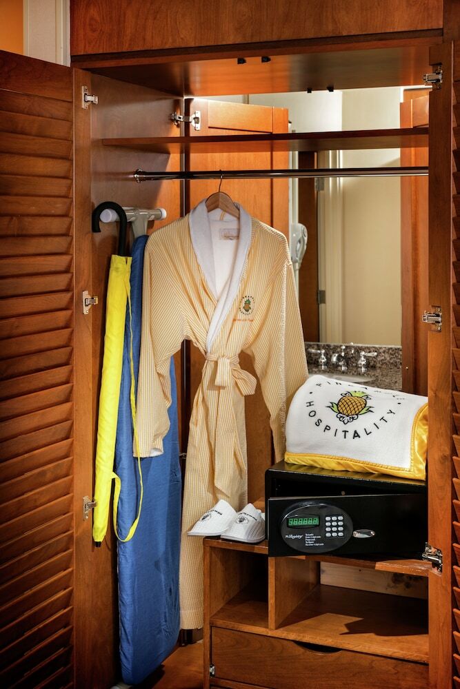 Staypineapple At Watertown Hotel