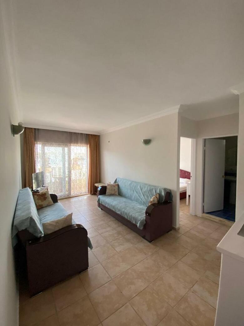 Basil's Apart Hotel