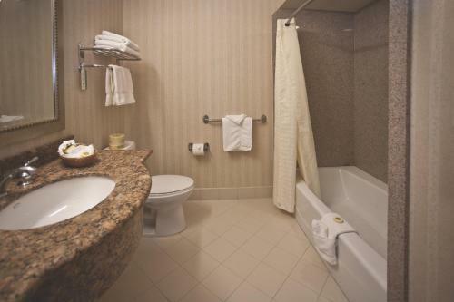 *bay Landing Hotel*