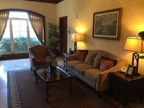 *bay Landing Hotel*