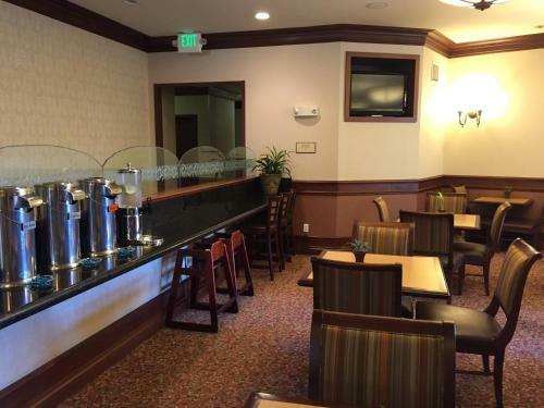 *bay Landing Hotel*