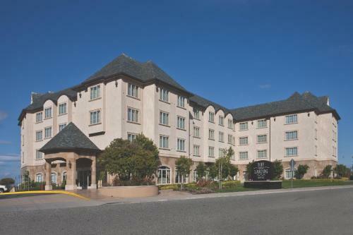 *bay Landing Hotel*